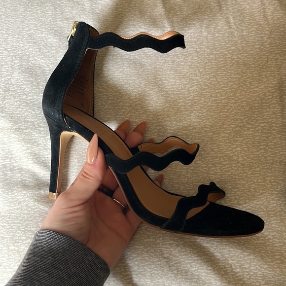 J Crew Scalloped Suede Heel - Picture 3 of 7